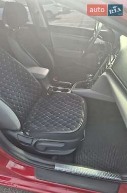Седан Hyundai Elantra 2017 в 