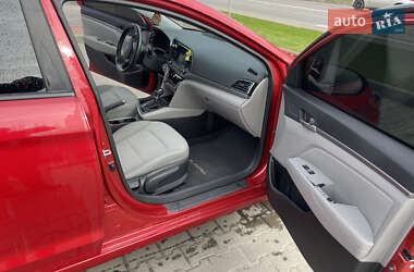Седан Hyundai Elantra 2018 в 