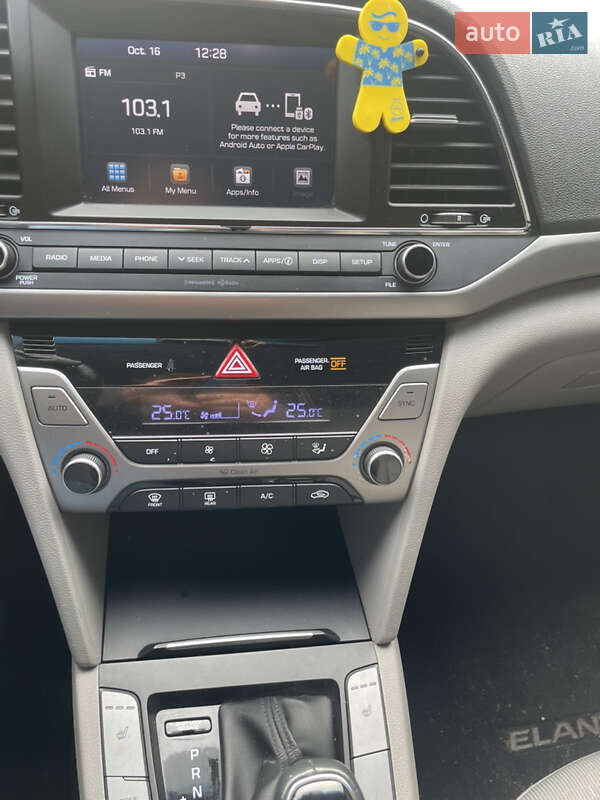 Седан Hyundai Elantra 2018 в Киеве фото 16 Седан Hyundai Elantra 2018 в Киеве