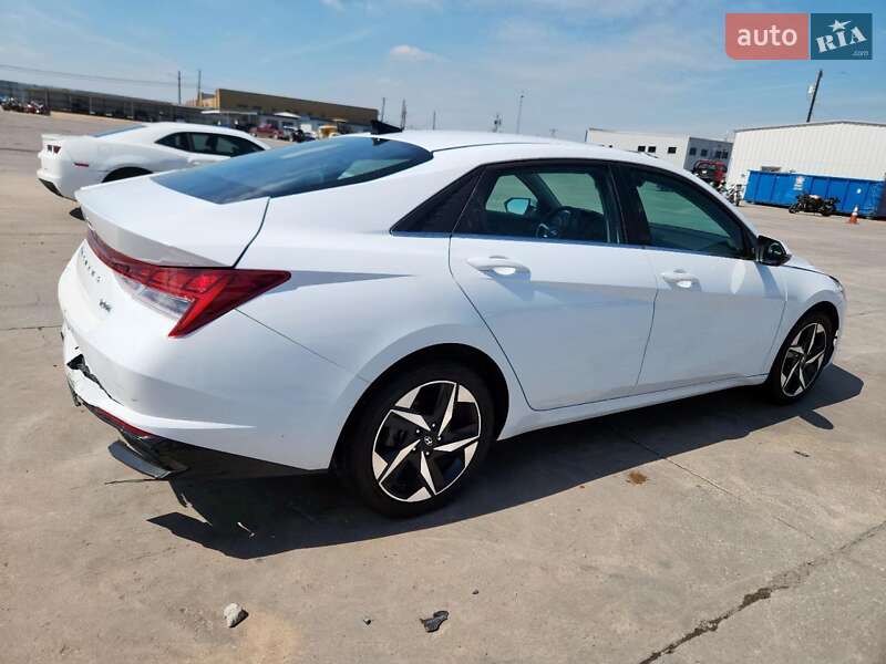 Седан Hyundai Elantra 2022 в Львове