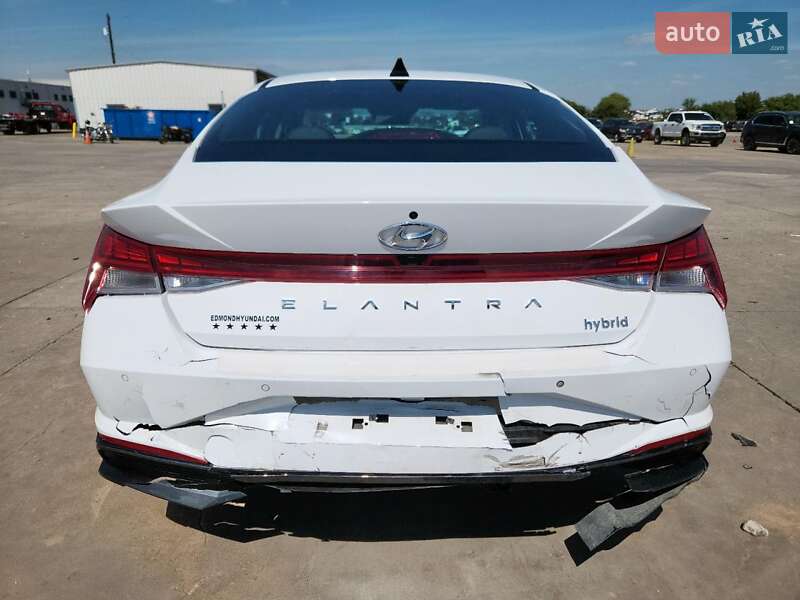 Седан Hyundai Elantra 2022 в Львове