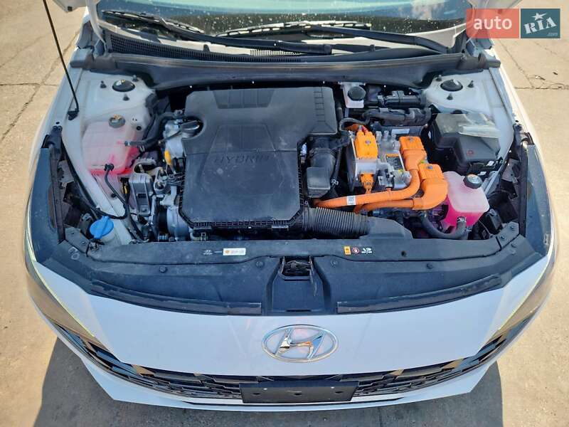 Седан Hyundai Elantra 2022 в Львове