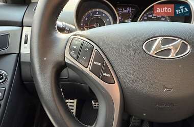 Седан Hyundai Elantra 2012 в 