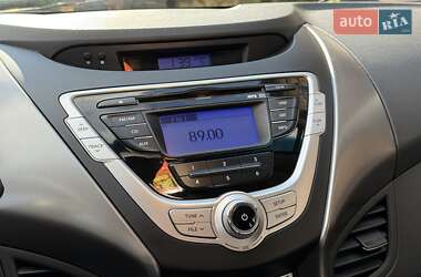 Седан Hyundai Elantra 2012 в 