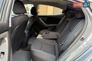 Седан Hyundai Elantra 2012 в 