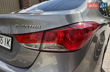 Седан Hyundai Elantra 2012 в 