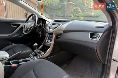 Седан Hyundai Elantra 2012 в 
