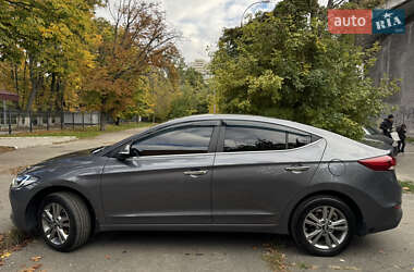 Седан Hyundai Elantra 2017 в 