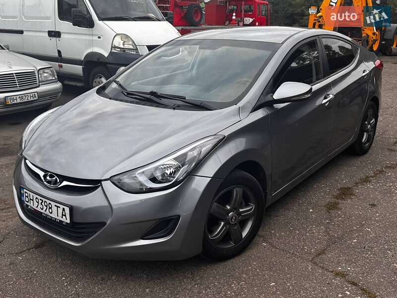 Hyundai Elantra 2011