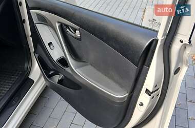 Седан Hyundai Elantra 2011 в 