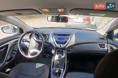 Седан Hyundai Elantra 2011 в 