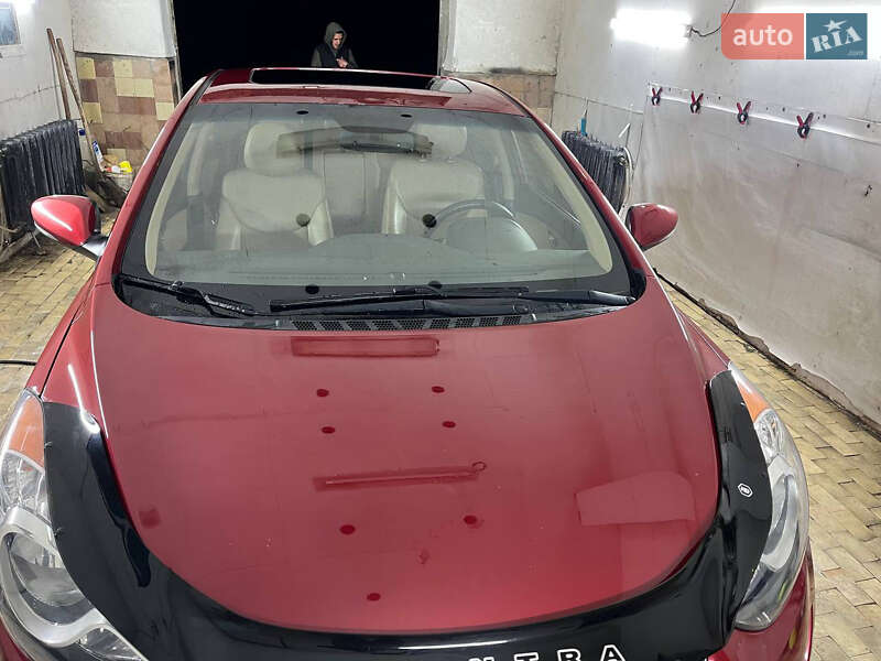 Седан Hyundai Elantra 2012 в Бориславі