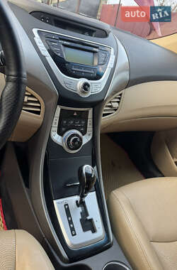 Седан Hyundai Elantra 2012 в 