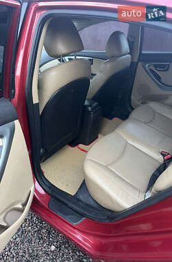 Седан Hyundai Elantra 2012 в 