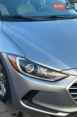 Седан Hyundai Elantra 2016 в 