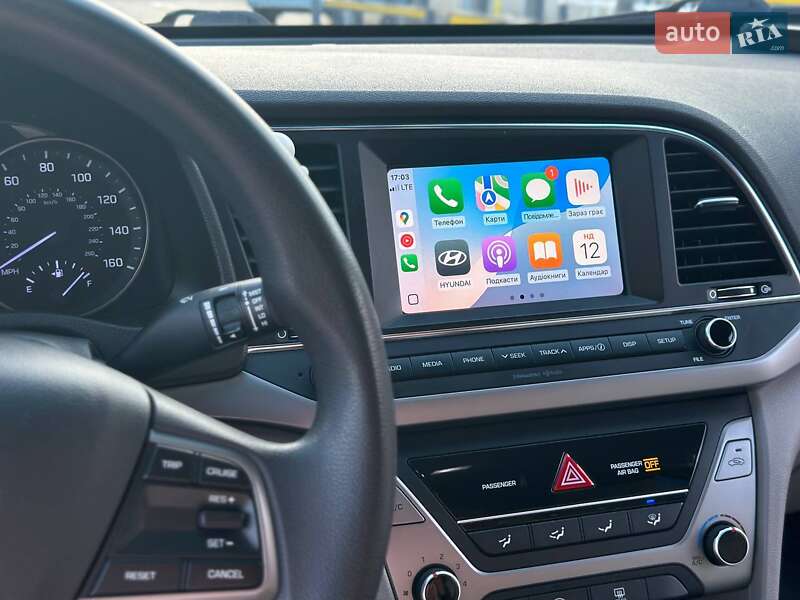 Седан Hyundai Elantra 2016 в Києві