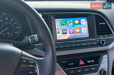 Седан Hyundai Elantra 2016 в 