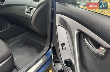 Седан Hyundai Elantra 2015 в 
