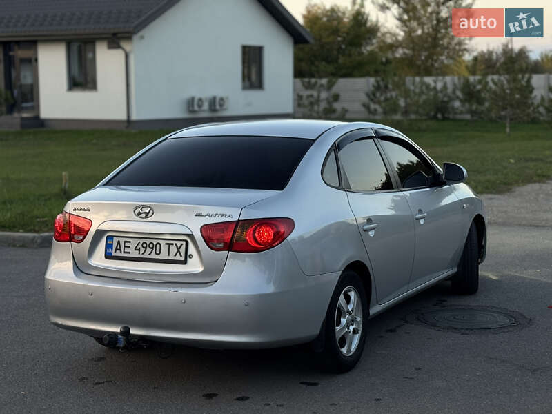 Седан Hyundai Elantra 2007 в Днепре