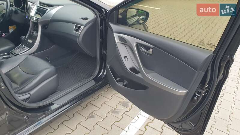 Седан Hyundai Elantra 2013 в Киеве