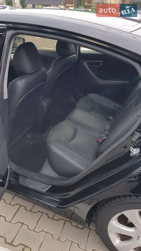 Седан Hyundai Elantra 2013 в Киеве