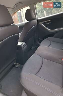 Седан Hyundai Elantra 2013 в 