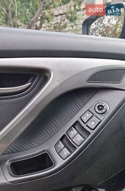 Седан Hyundai Elantra 2013 в 
