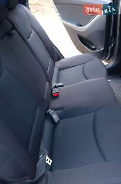Седан Hyundai Elantra 2012 в 