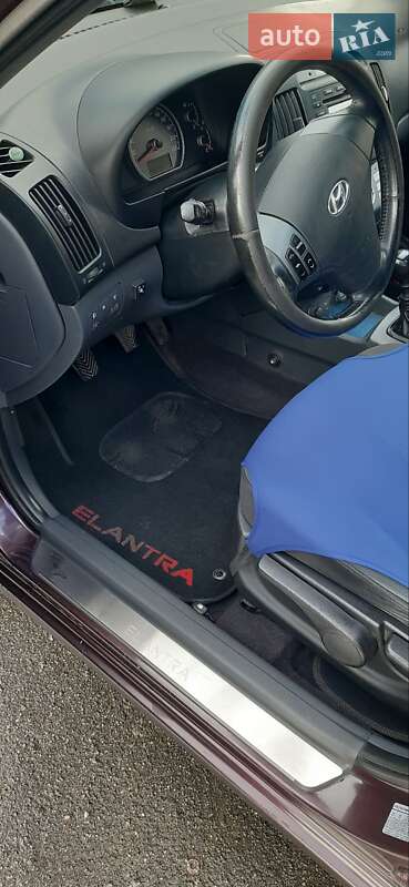 Седан Hyundai Elantra 2008 в Василькове