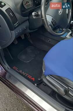 Седан Hyundai Elantra 2008 в 