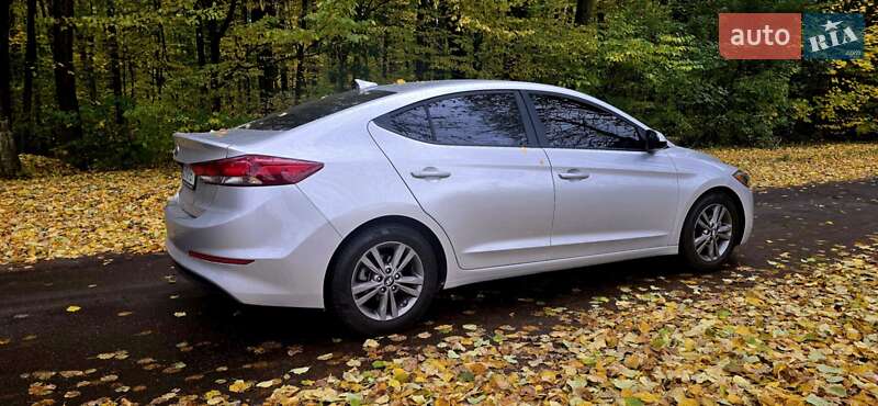 Седан Hyundai Elantra 2018 в Виннице