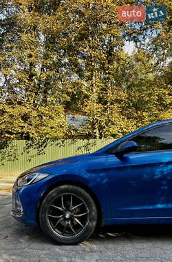 Седан Hyundai Elantra 2016 в  фото 9 Седан Hyundai Elantra 2016 в