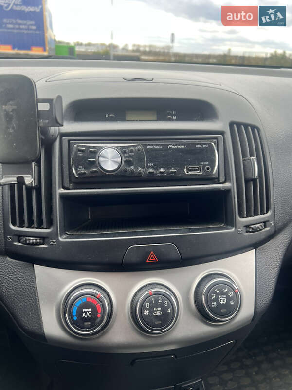 Седан Hyundai Elantra 2011 в Киеве фото 11 Седан Hyundai Elantra 2011 в Киеве