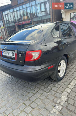 Хэтчбек Hyundai Elantra 2004 в 