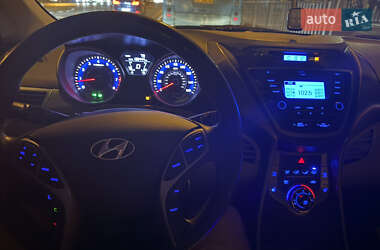 Седан Hyundai Elantra 2013 в 
