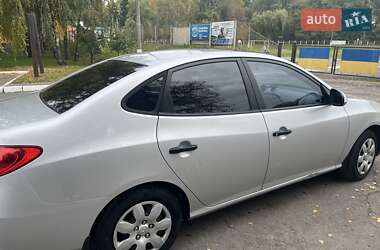 Седан Hyundai Elantra 2010 в  фото 7 Седан Hyundai Elantra 2010 в