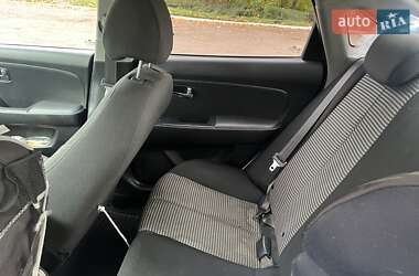 Седан Hyundai Elantra 2010 в  фото 9 Седан Hyundai Elantra 2010 в