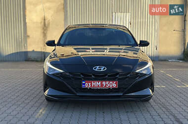 Седан Hyundai Elantra 2023 в 