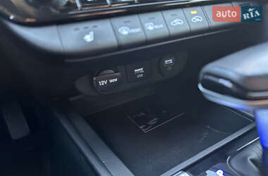 Седан Hyundai Elantra 2023 в 