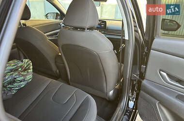 Седан Hyundai Elantra 2023 в 