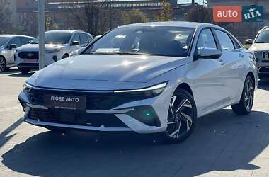 Седан Hyundai Elantra 2025 в Львові