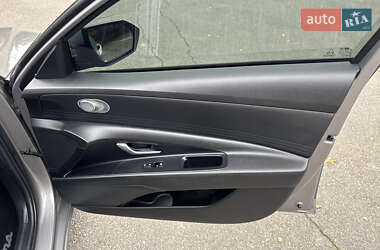 Седан Hyundai Elantra 2021 в 