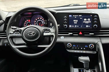 Седан Hyundai Elantra 2021 в 