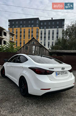 Седан Hyundai Elantra 2015 в 