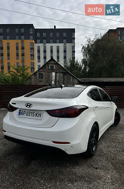 Седан Hyundai Elantra 2015 в 
