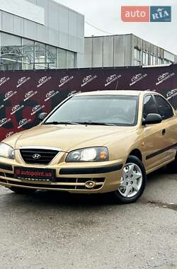 Седан Hyundai Elantra 2004 в Сумах