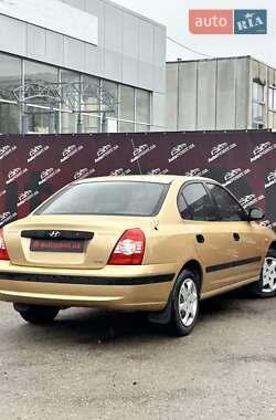 Седан Hyundai Elantra 2004 в  фото 7 Седан Hyundai Elantra 2004 в