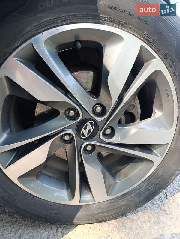 Седан Hyundai Elantra 2014 в Дніпрі