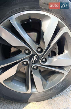 Седан Hyundai Elantra 2014 в  фото 8 Седан Hyundai Elantra 2014 в