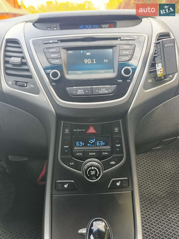 Седан Hyundai Elantra 2014 в Дніпрі